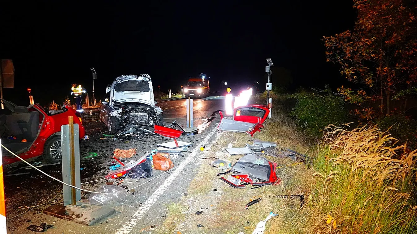 Megrázó fotók a hármas tragédiáról: brutális frontális karambol történt Törökszentmiklósnál