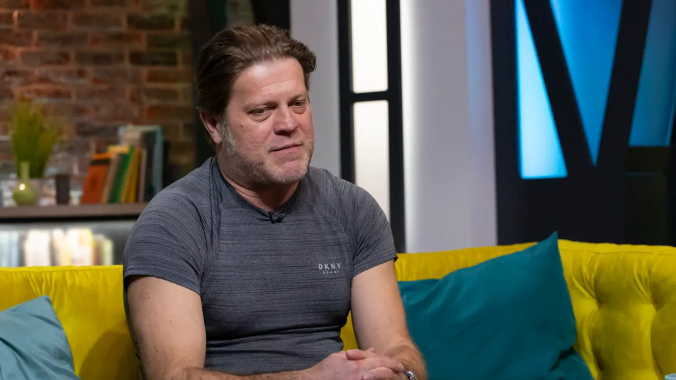 Durva szakítás: Szabó Győző kedvese idegen férfivel hentergett a közös ágyban