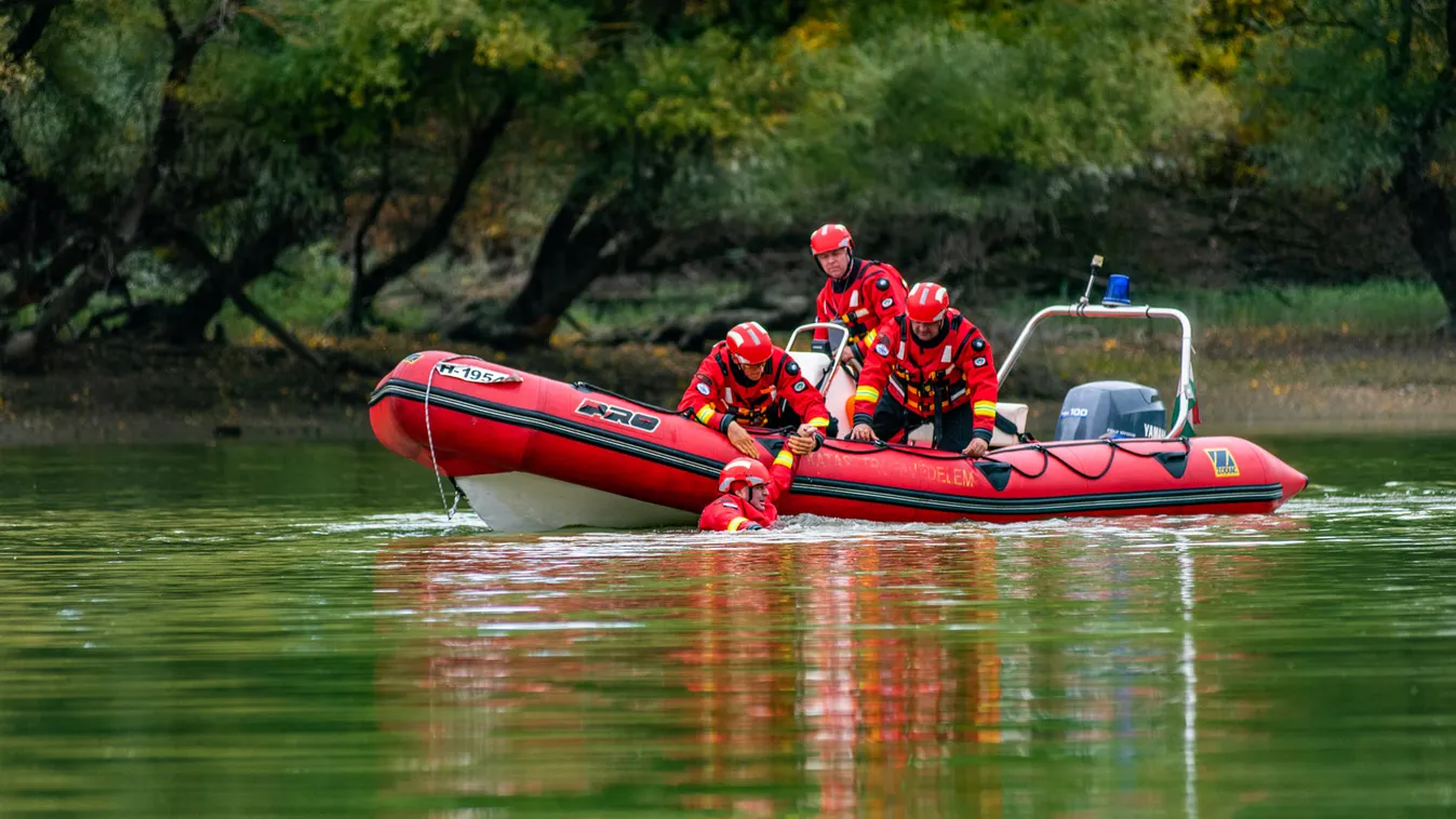 Húszszor mentették ki a habok közül kollégái a főtörzsőrmestert - fotók