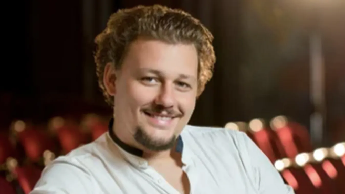 Most érkezett: autóbalesetet szenvedett a magyar színész