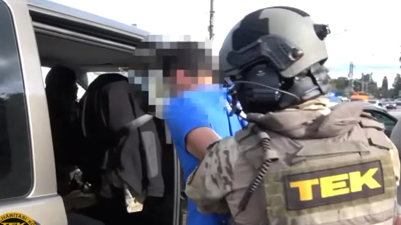 Sokkoló videó: Így fogta el a TEK a dzsihadista férfit Tahitótfaluban