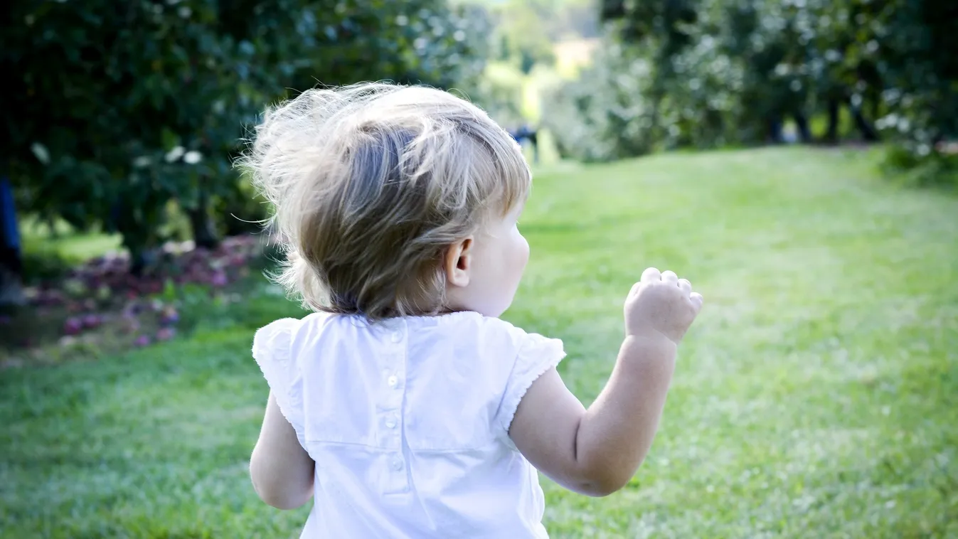 Majdnem belehalt az ártalmatlannak tűnő játékba az angyalarcú kétéves kislány