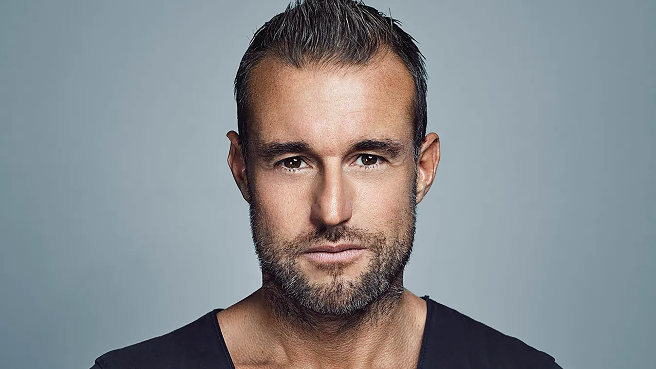 Hoppá! Magyarországra jön a dollármilliárdos divatpápa