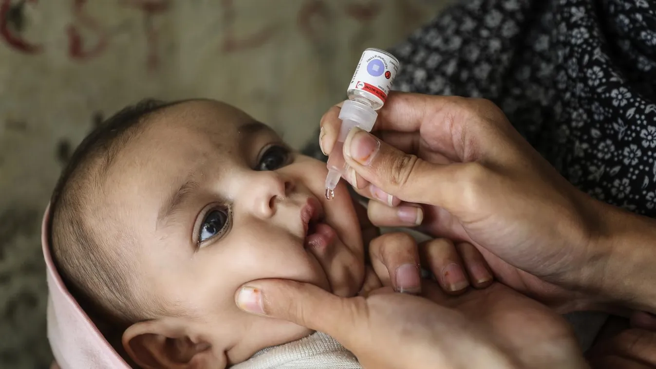 Megjelent a gyermekbénulást okozó vírus a szomszédos országban, egy csecsemő kórházba került