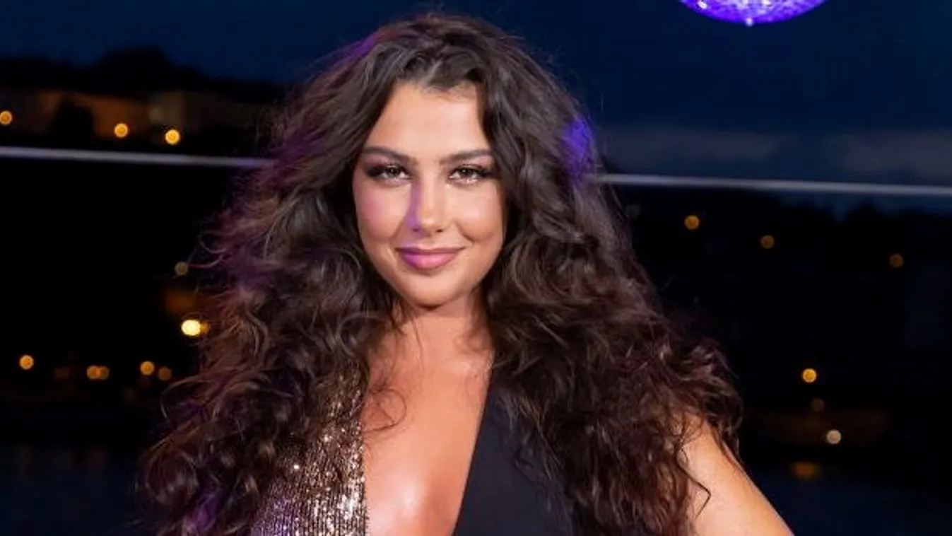 Felvette a kesztyűt Tóth Andi: Nemcsak szexi, de keményen oda is csap