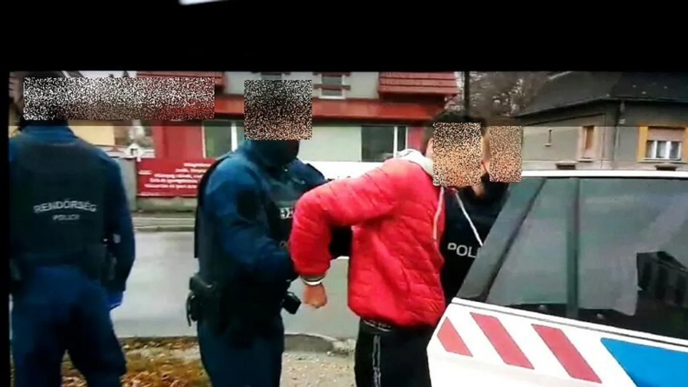 Brutális ámokfutásba kezdett a győri, piros kabátos férfi - itt vannak a részletek