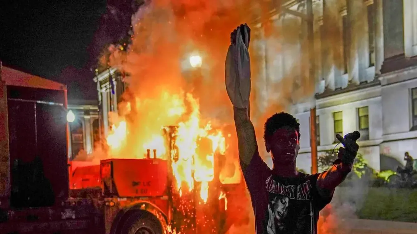 Elmebaj: a fosztogató feketéket nem szabad fosztogatóknak nevezni Amerikában