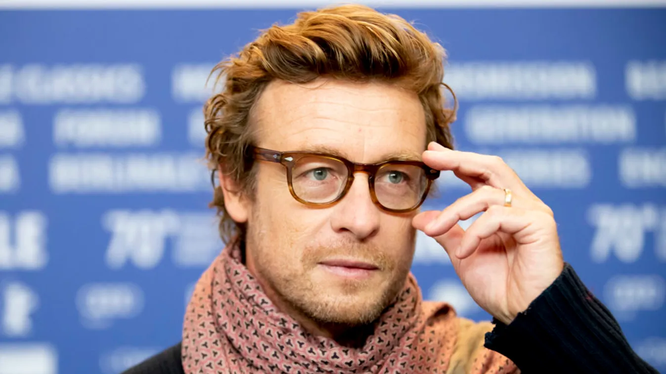 Kidobta a jóképű színész a párját, mert a nő oltásellenes