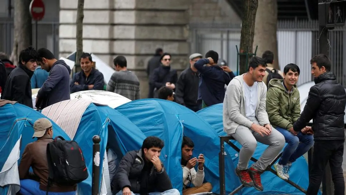 Hat-hétszázezer illegális migráns él Franciaországban, a számuk folyamatosan növekszik
