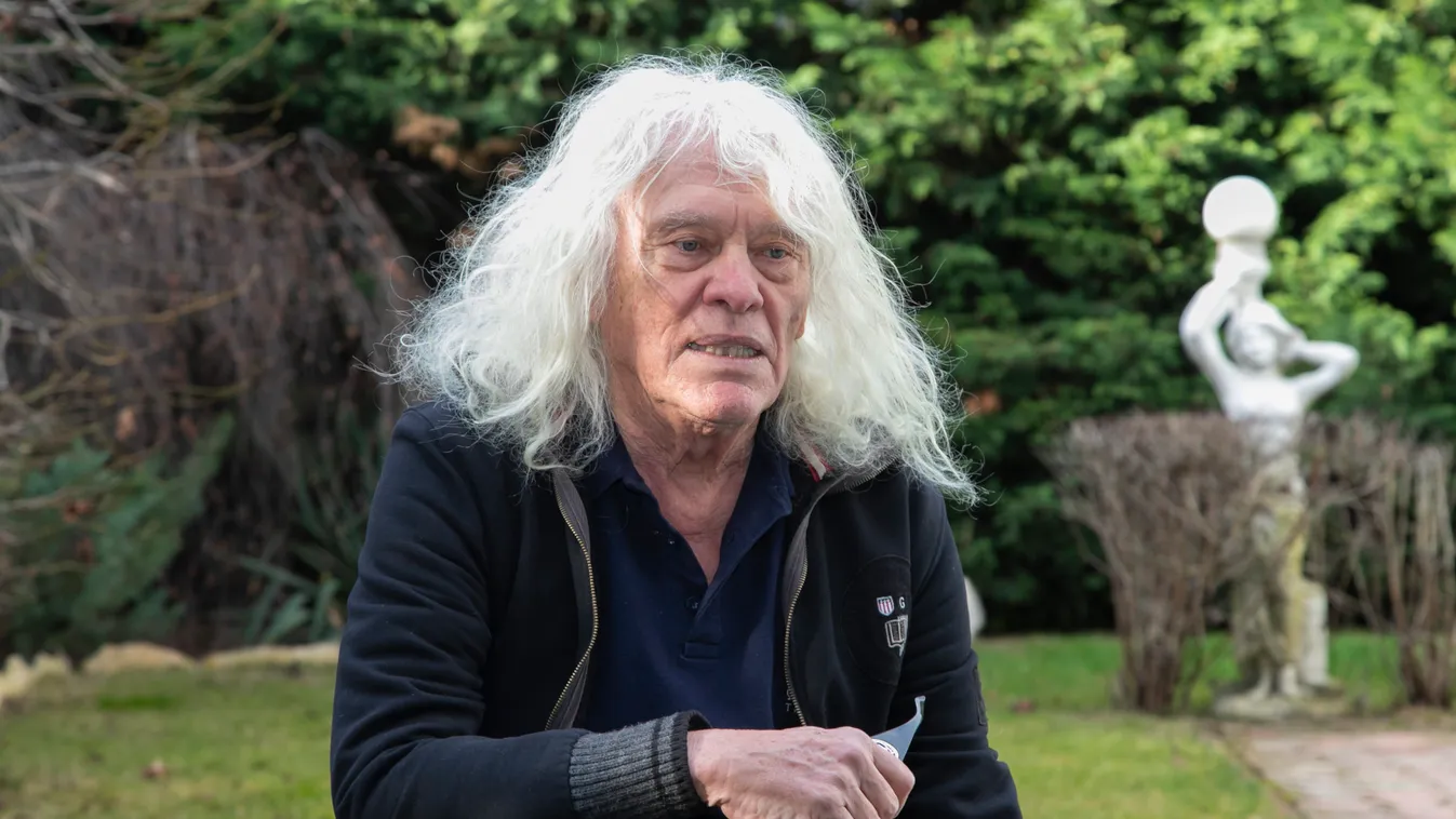 Tízezrek imádkoznak Kóbor János gyógyulásáért, mélyaltatásban a legenda