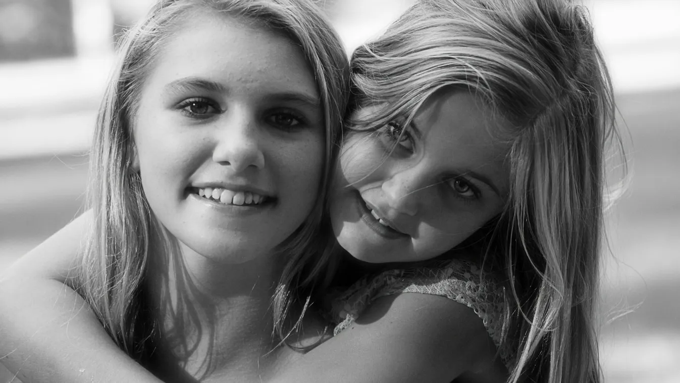 Pár perc különbséggel vesztette életét egy testvérpár, miután kizuhantak a nyolcadik emeletről