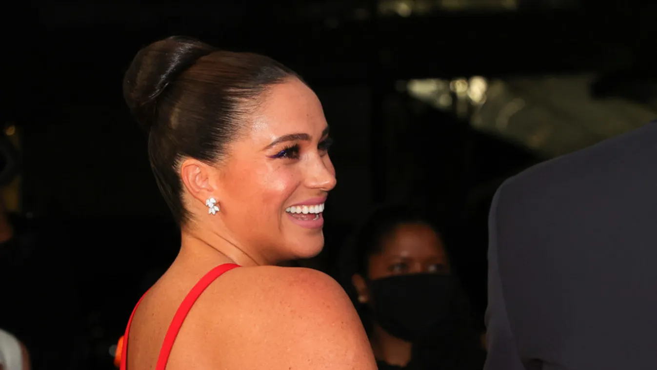 Meghan dögös Szörnyellának öltözött, szidják is érte rendesen