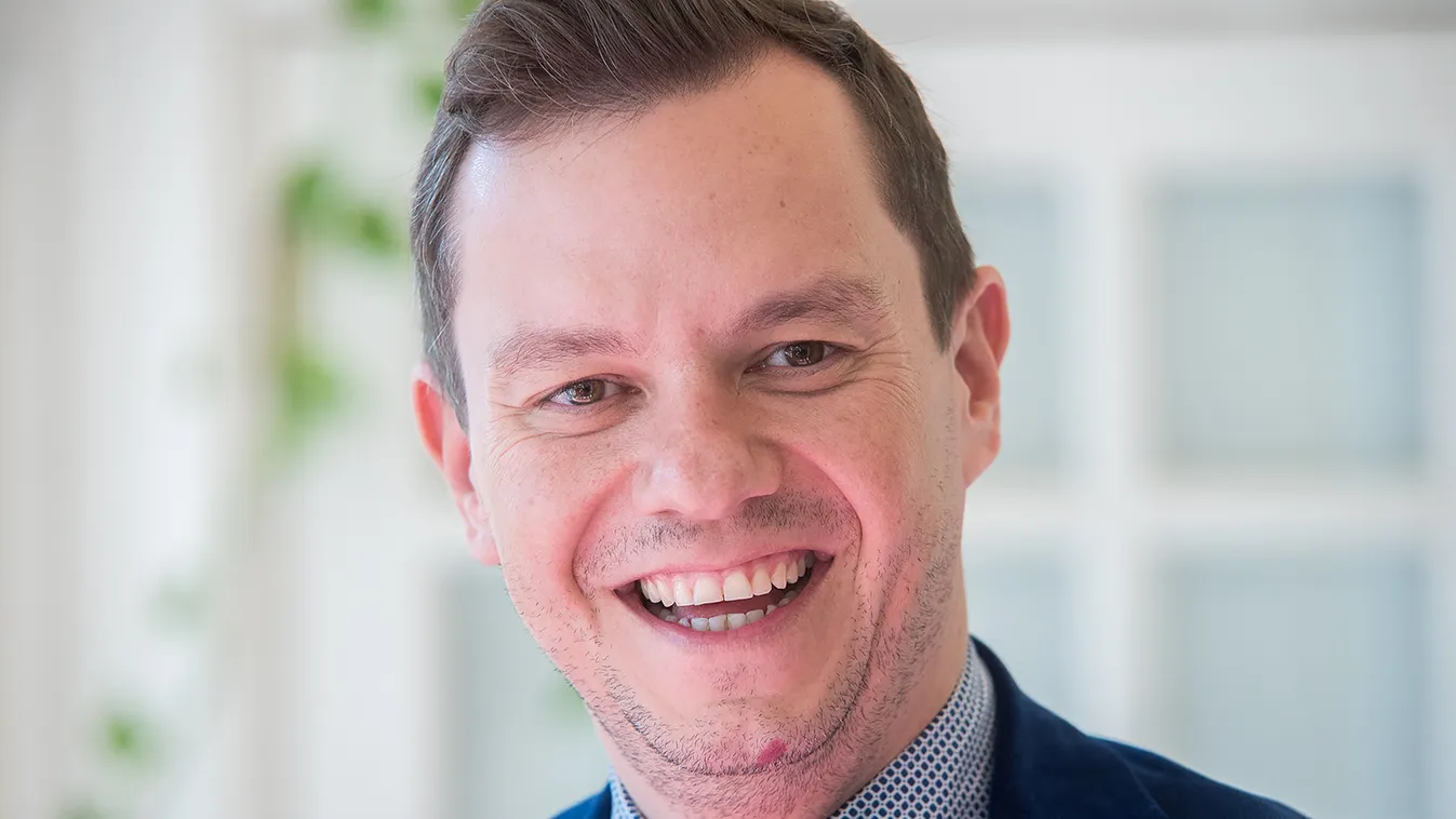 Sejtelmes fotó: Válása után újra szerelmes a magyar műsorvezető