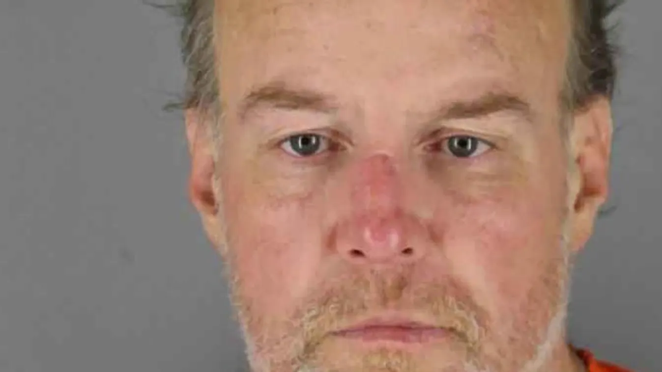 Botrány a reptéren: Meztelenre vetkőzött és maszturbálni kezdett a tébolyodott férfi