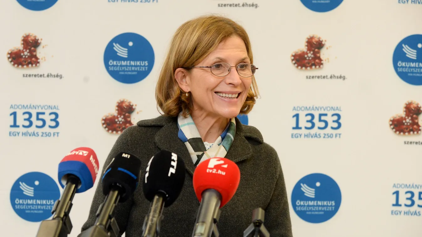 Lévai Anikó: A mi adventi kalendáriumunkon 30 ablak van, mögötte emberi történetek