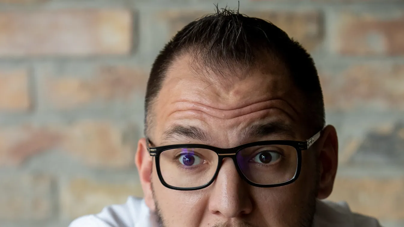 „A halottak mindig több virágot kapnak, mint az élők” – Így köszönt el Curtis