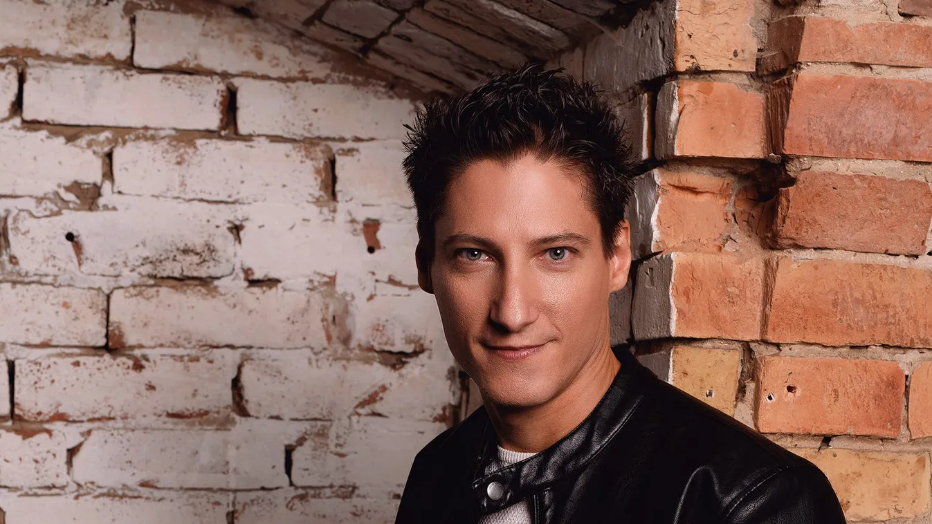 Ez történt a 90-es évek népszerű fiúbandájának sztárjával