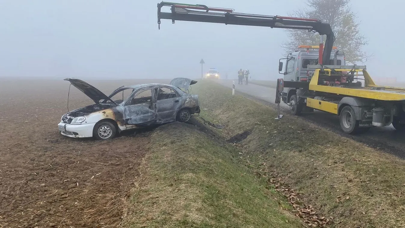 Drámai fotók a magyarsarlósi tragédiáról: Bennégett a sofőr