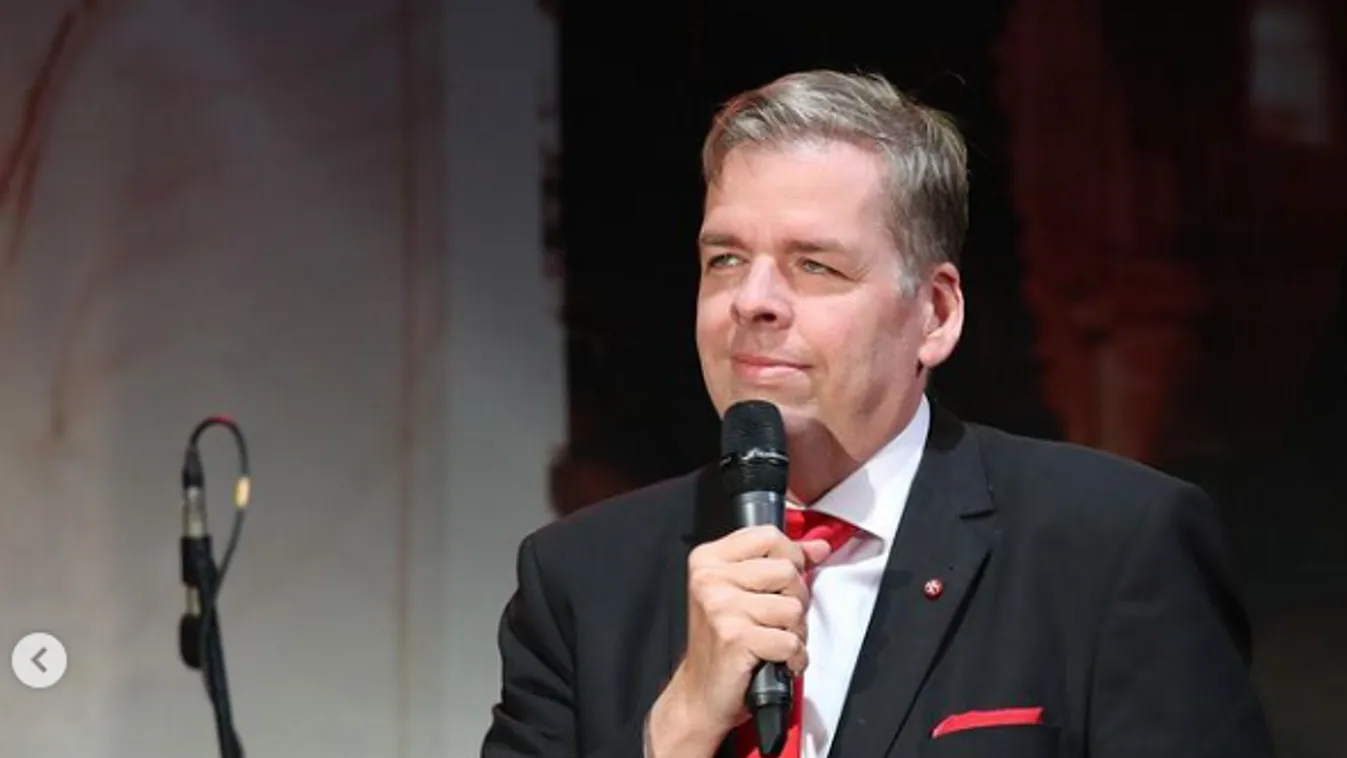 Intim videó készült a TV2 stúdiójában Schmuck Andorról és Lékai-Kiss Ramónáról - Videó