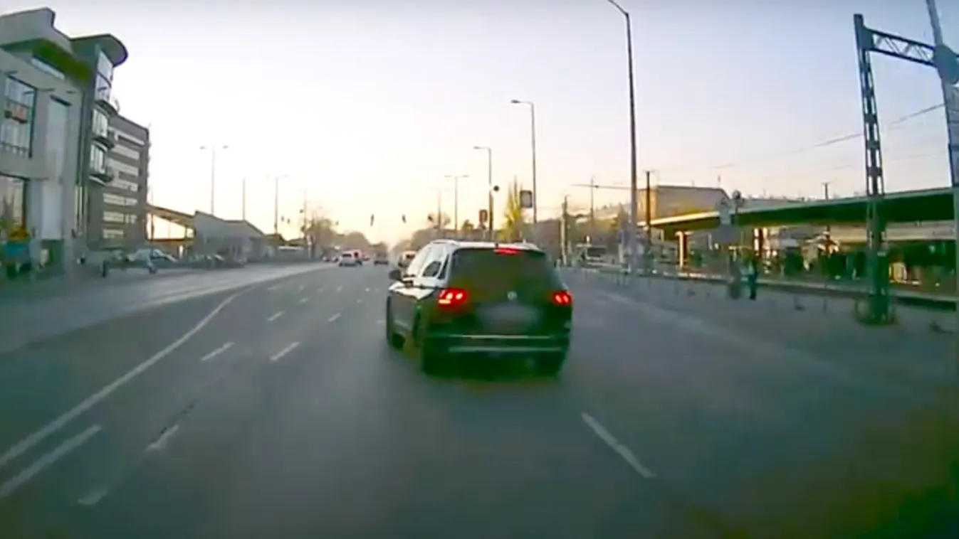 Kamikaze volkswagenest videóztak az Örs vezér téren