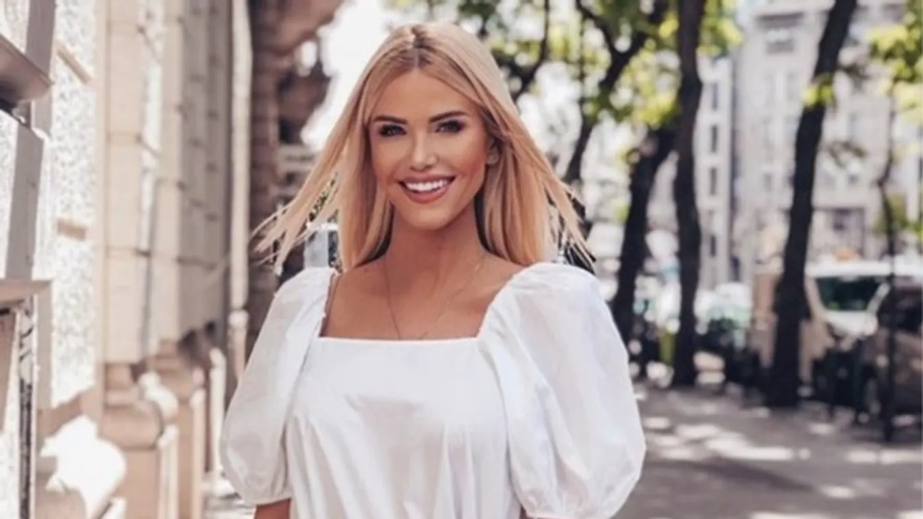 Vasvári Vivien igazi dominaként pózol: feszes bőrszerkója alig bírja megtartani hatalmas melleit