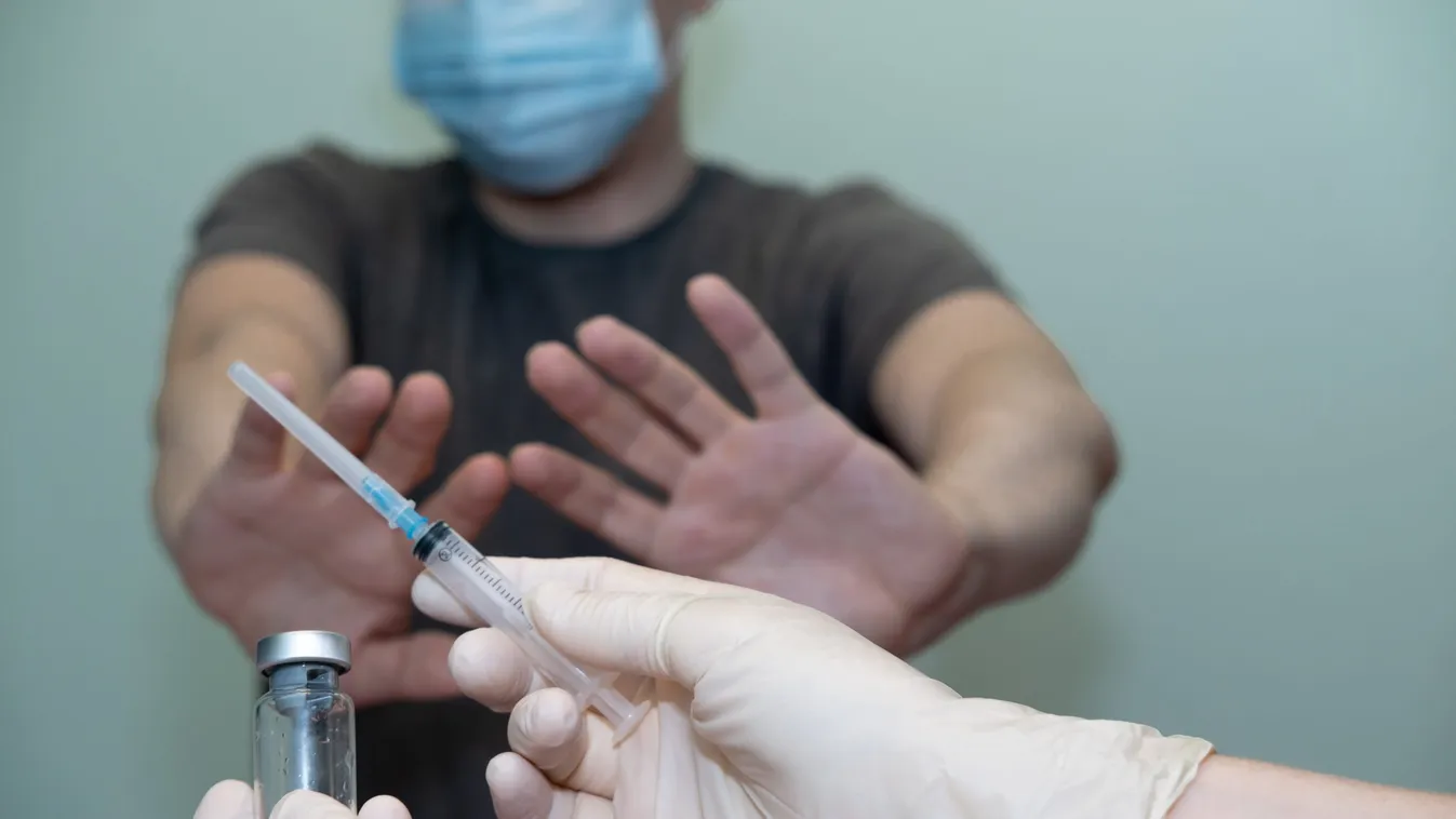 Kaszás boszorkánnyal riogatott az oltásellenes doktornő, végül őt vitte el a kaszás