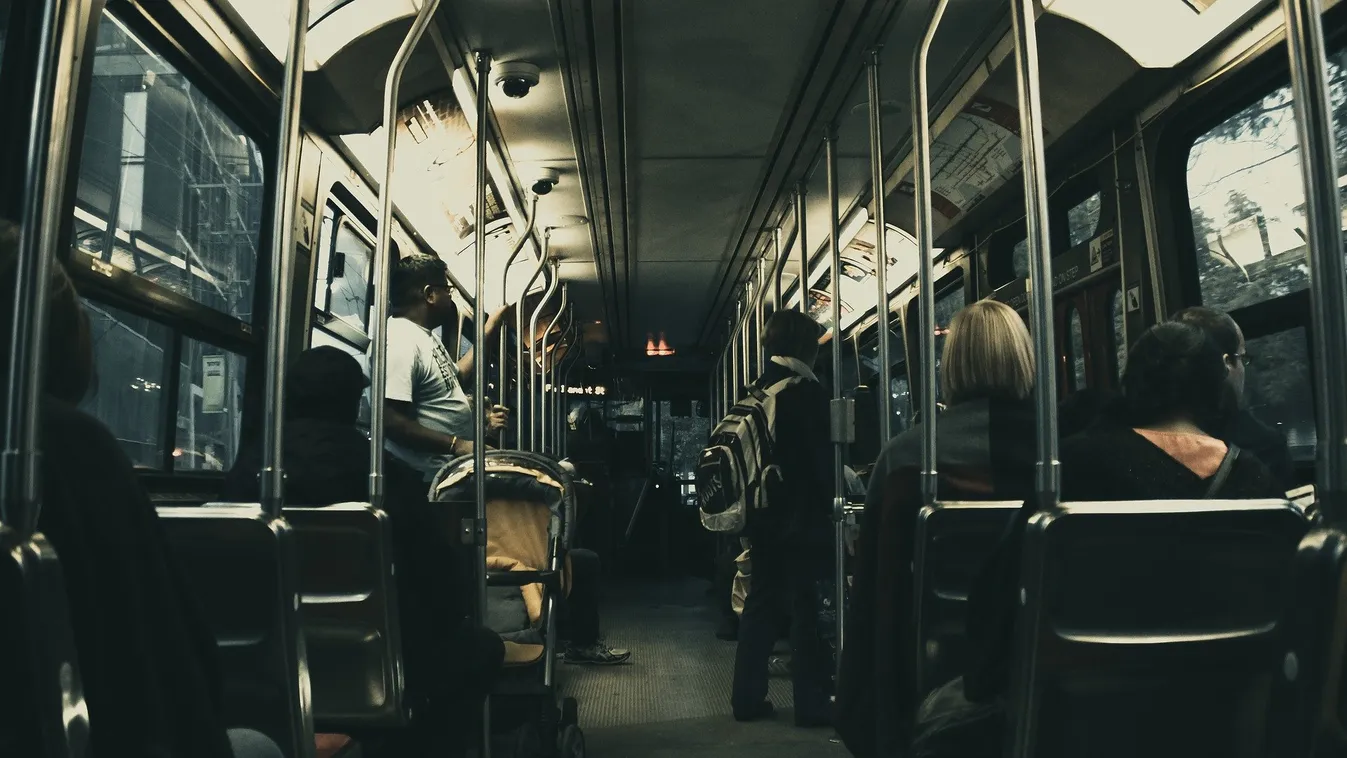 Sokkoló felvételek érkeztek a hódmezővásárhelyi buszbaleset helyszínéről