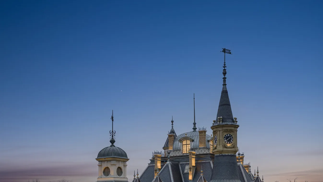 A szerelem köveiből épült a turai kastély