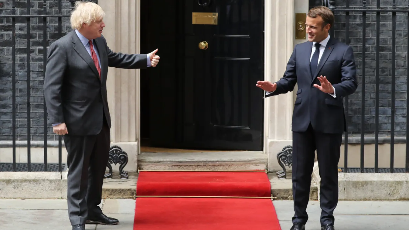 Emmanuel Macron bohócnak nevezte Boris Johnsont, a brit kormány pantomimezéssel válaszolt