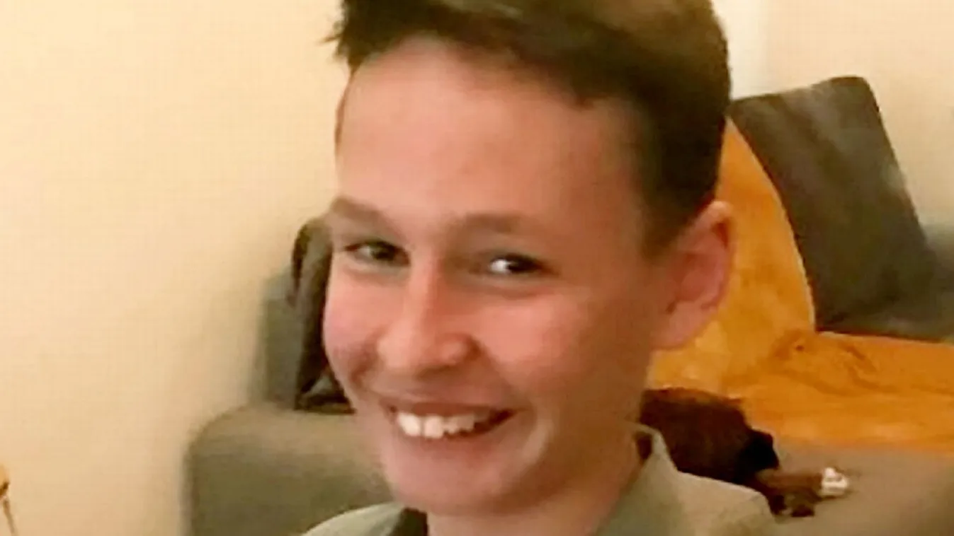 "Jó fiú vagy és nagyon szeretlek" - ölelte magához 12 éves halott kisfiát az édesapa