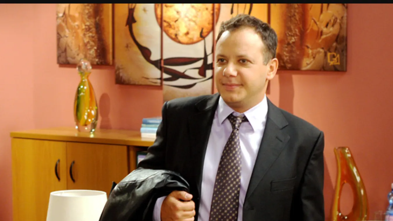 Damu Roland rokona megtörte a csendet