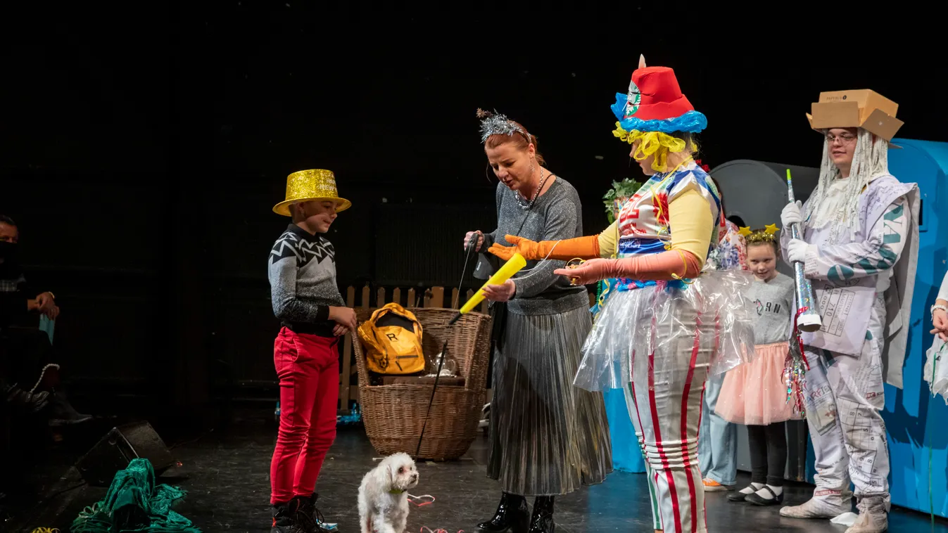 Kutyák ugatták meg a színészeket, mi történt itt? – videó