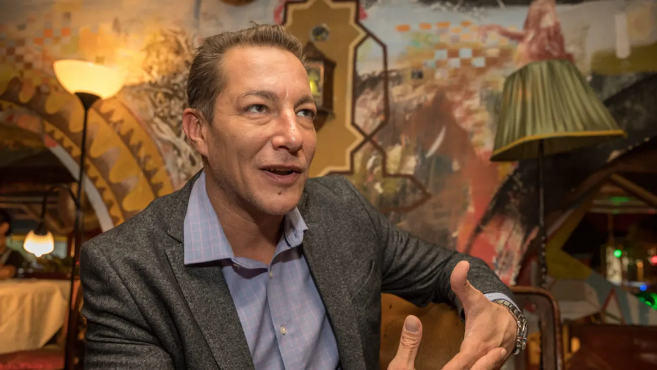 Az igazi Mikulás anyukáknak írt levelét osztotta meg Németh Kristóf