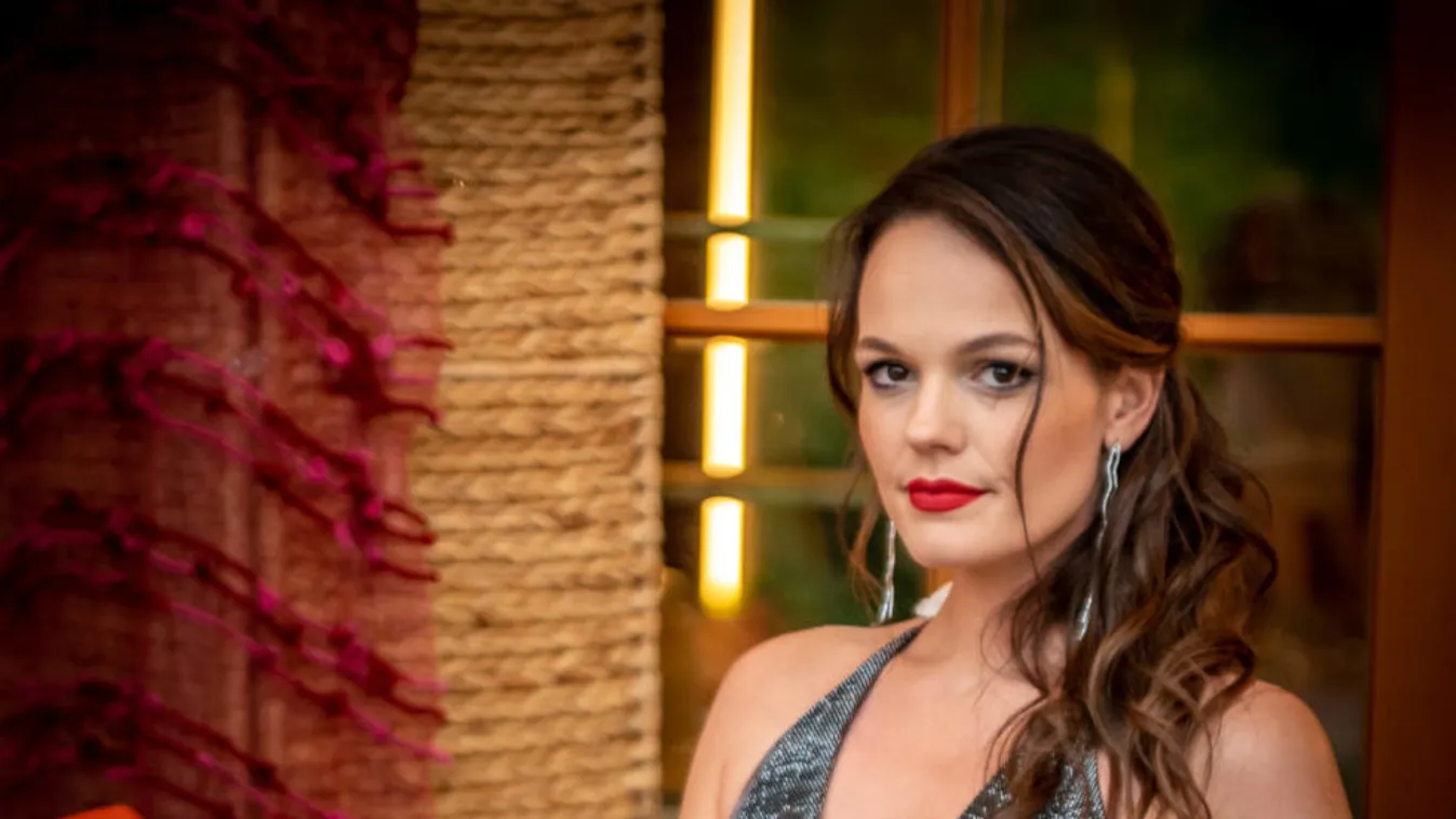 "A nőiességemet sértette meg" - Döbbenet, mit tett Dórával a TV2 sármos sztárja - Videó