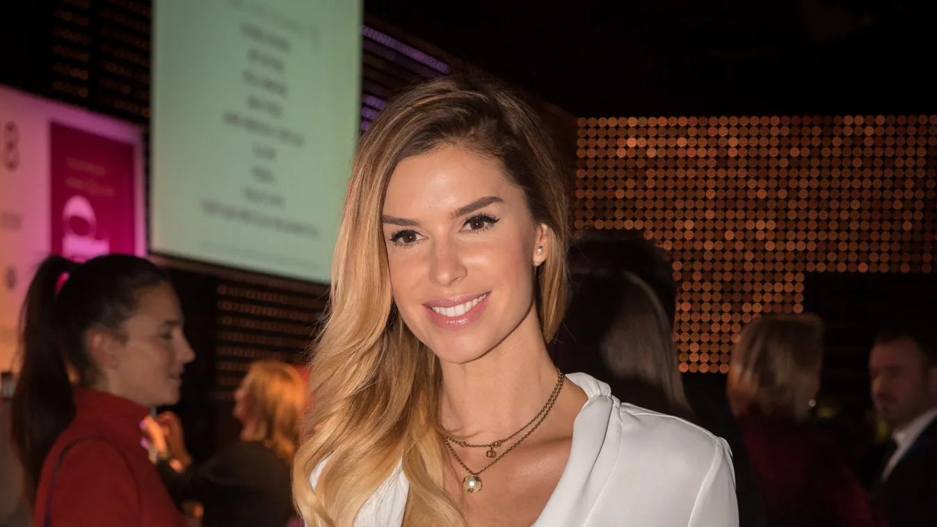 Óriási örömhír: eljegyezték Dukai Reginát – íme, a meseszép eljegyzési gyűrű!