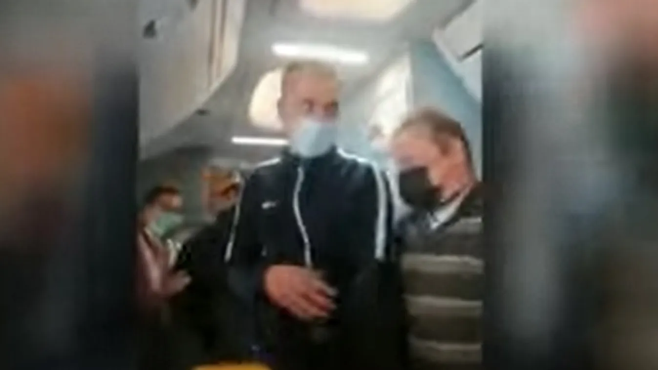 Őrjöngő férfi miatt tört ki pánik a Budapestre érkező repülőgépen - Videó