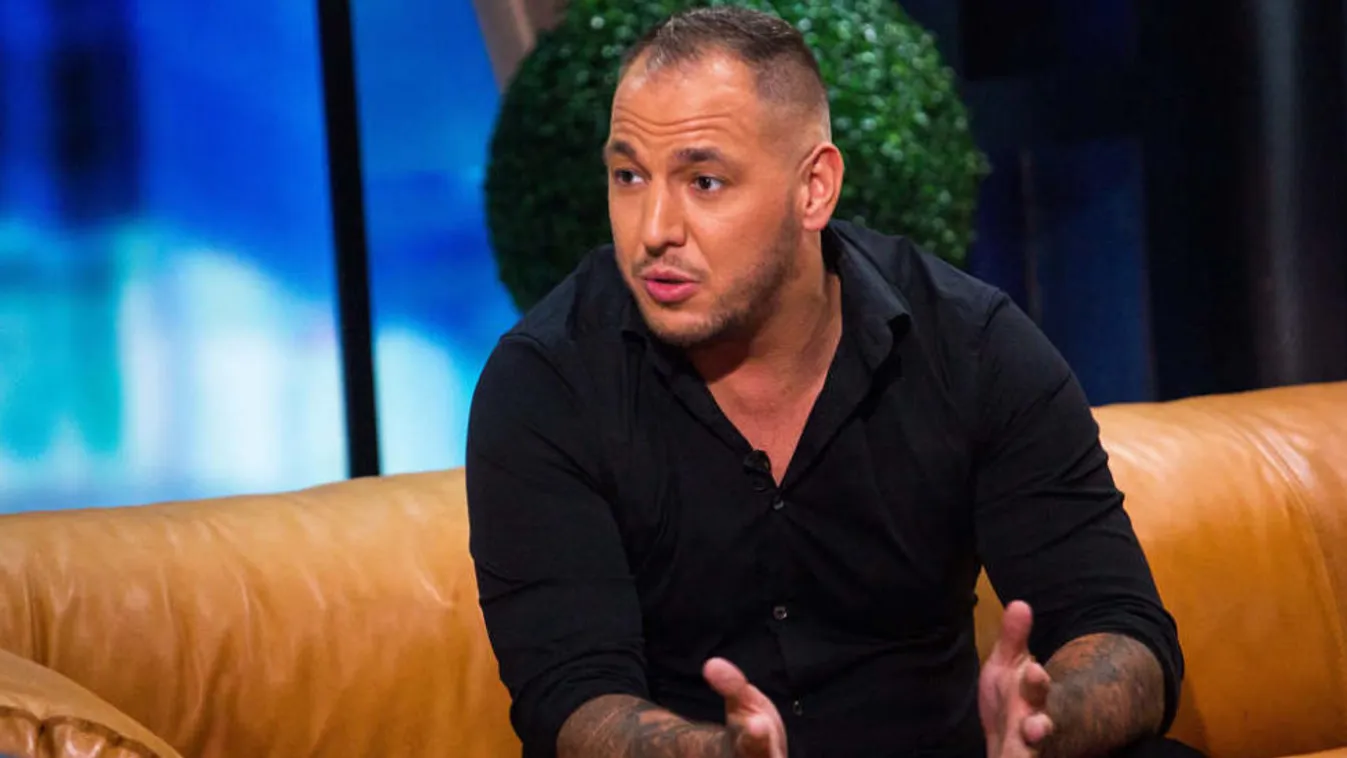 Curtis élő adásban jelentette be, hogy újra van barátnője