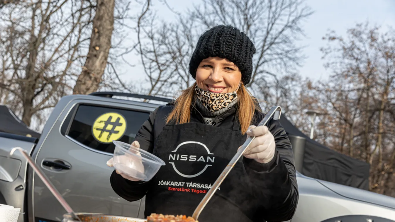 Étellel és pár jó szóval segítettek a sztárok karácsony előtt