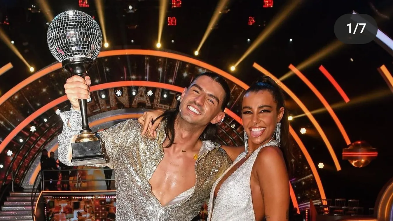 Intim fotó: Tóth Andi egy ágyban Andrei Mangrával