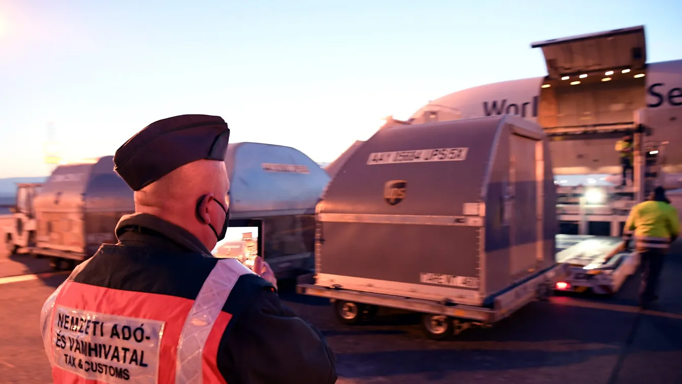 Megérkezett az első vakcinaszállítmány az 5-11 éves gyermekek oltásához