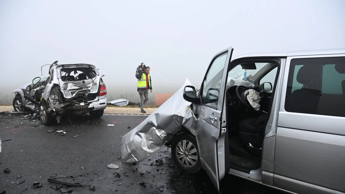 Megrázó helyszíni fotók: emberéletet követelt a monori baleset