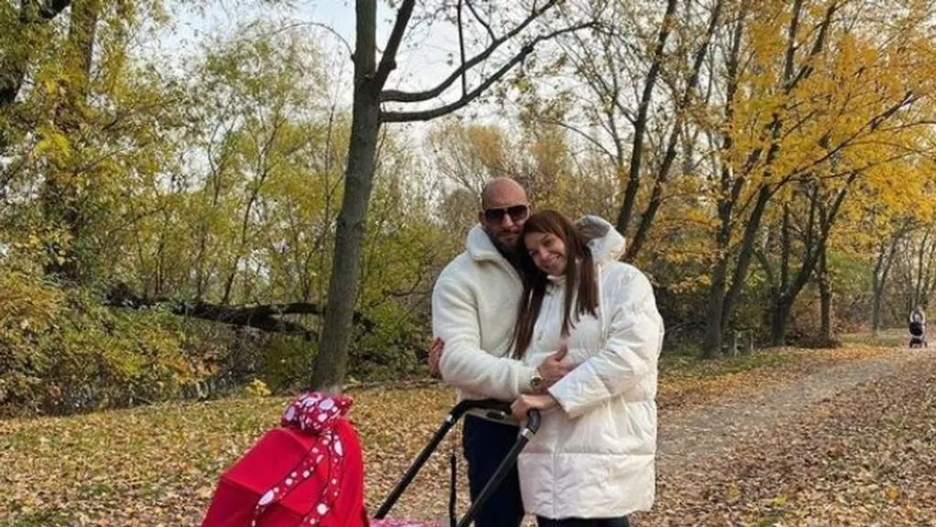 Napi cuki: Berki Mazsi és kislánya, Emma ugyanolyan ruhában várja a karácsonyt