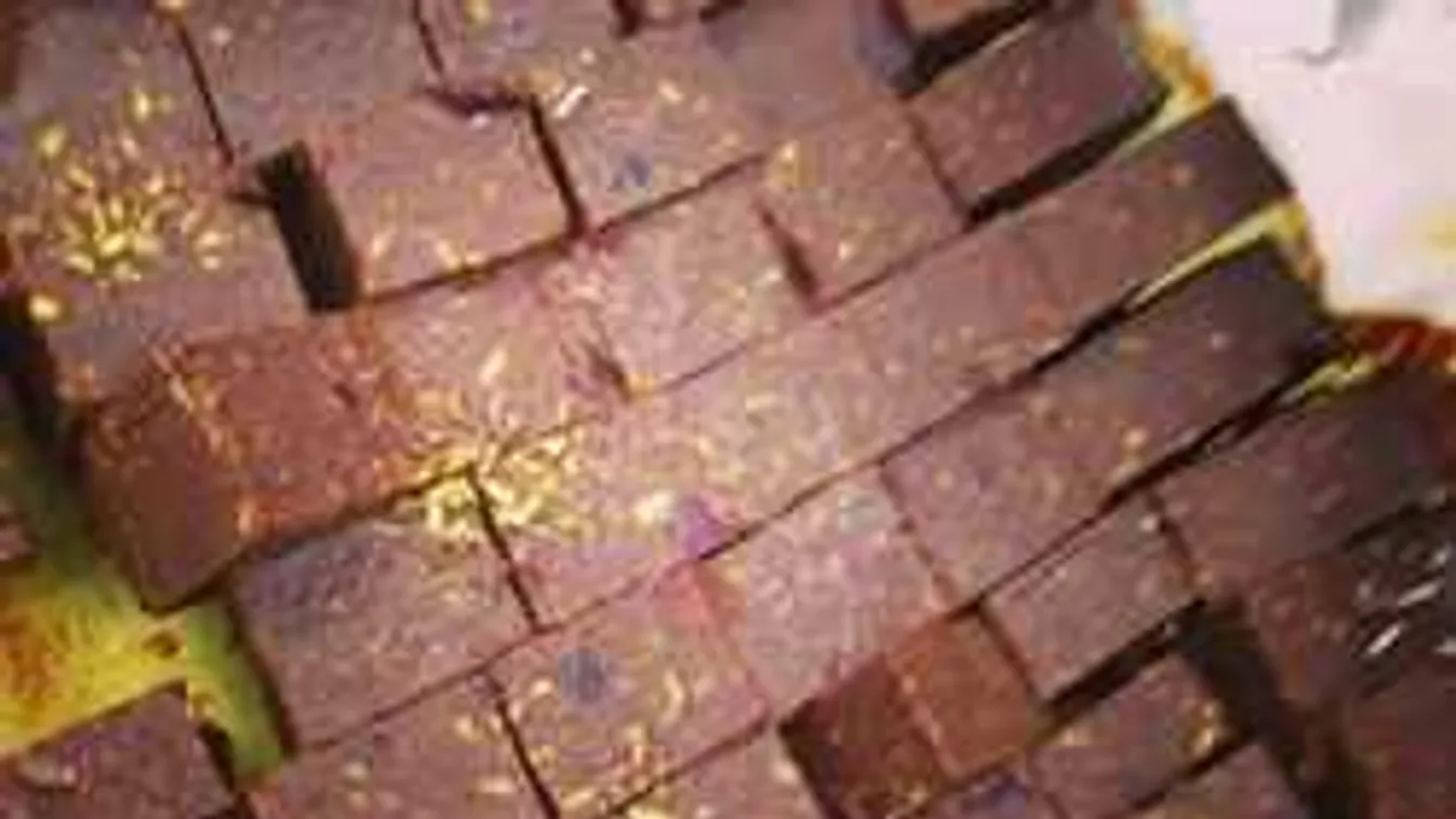 Tarol a neten a legújabb egészséges finomság, az aranycsokoládé