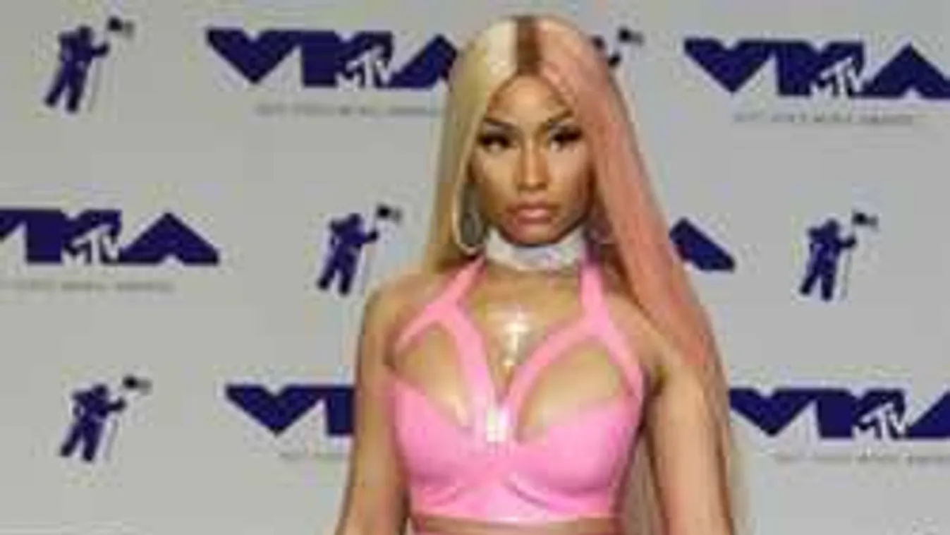 Ez durva, szexuálisan zaklatta nevelt lányát a sztárénekesnő testvére