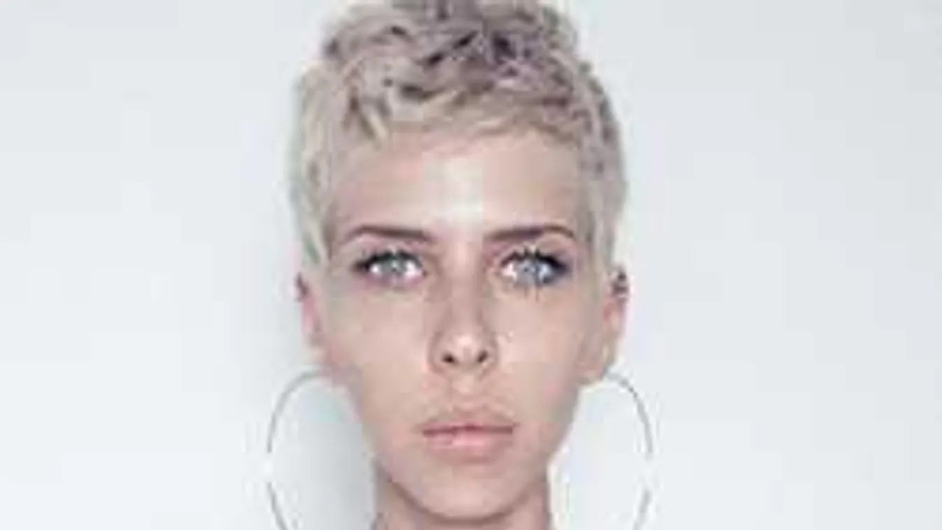 Ezt nézd, mi van az anyósülésen: Ezzel ünnepel Cinthya Dictator