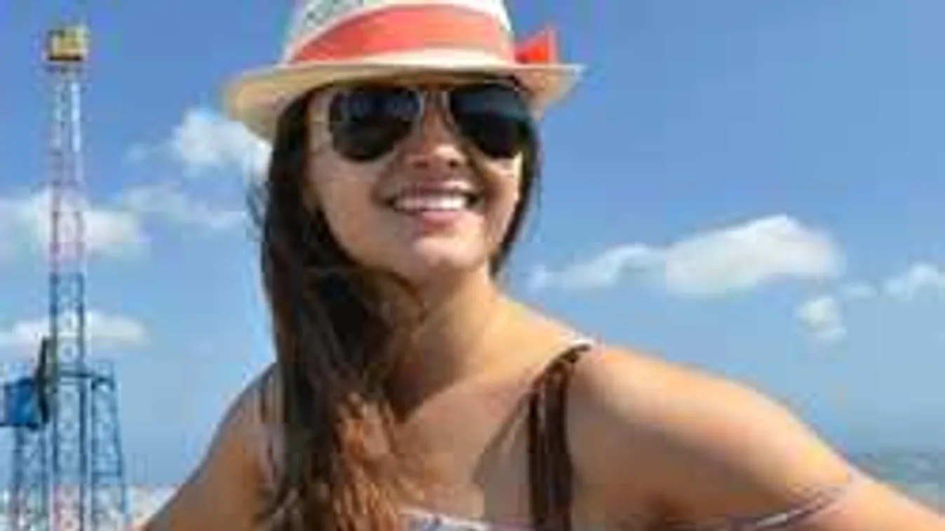 Szexbombából lett miniszterhelyettes!