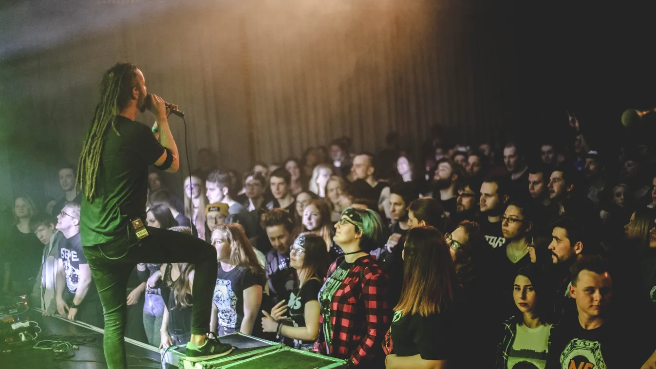 Mi a helyzet a zenés bulikkal? Nagy az aggodalom a nyitás körül, nem mindenki húzhatja fel a rolót