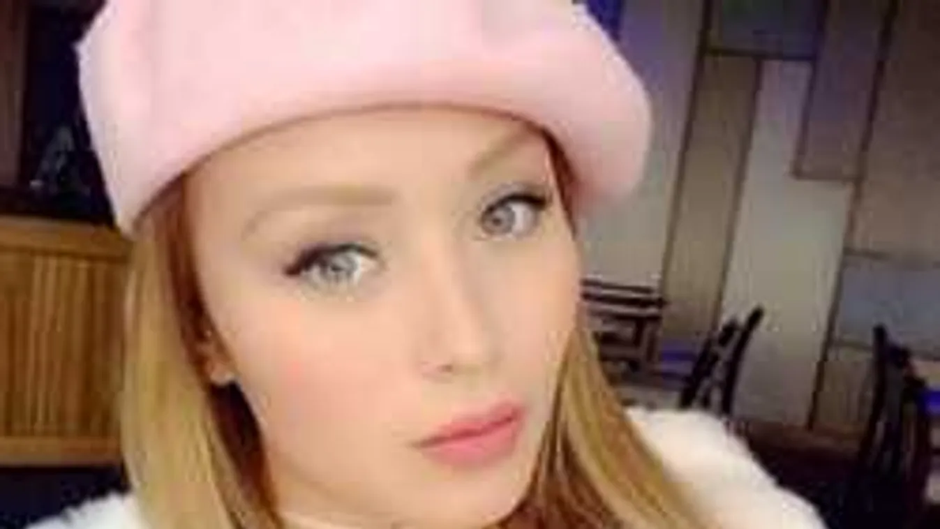 Egy szál tangában meztelenkedik Ronaldo exe