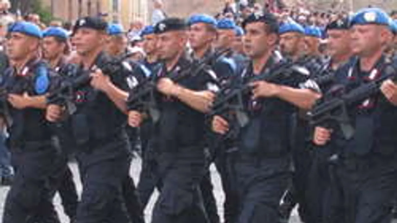 Öt évig ruhásszekrény mögött lapult a véreskezű Mamma, így bukott le