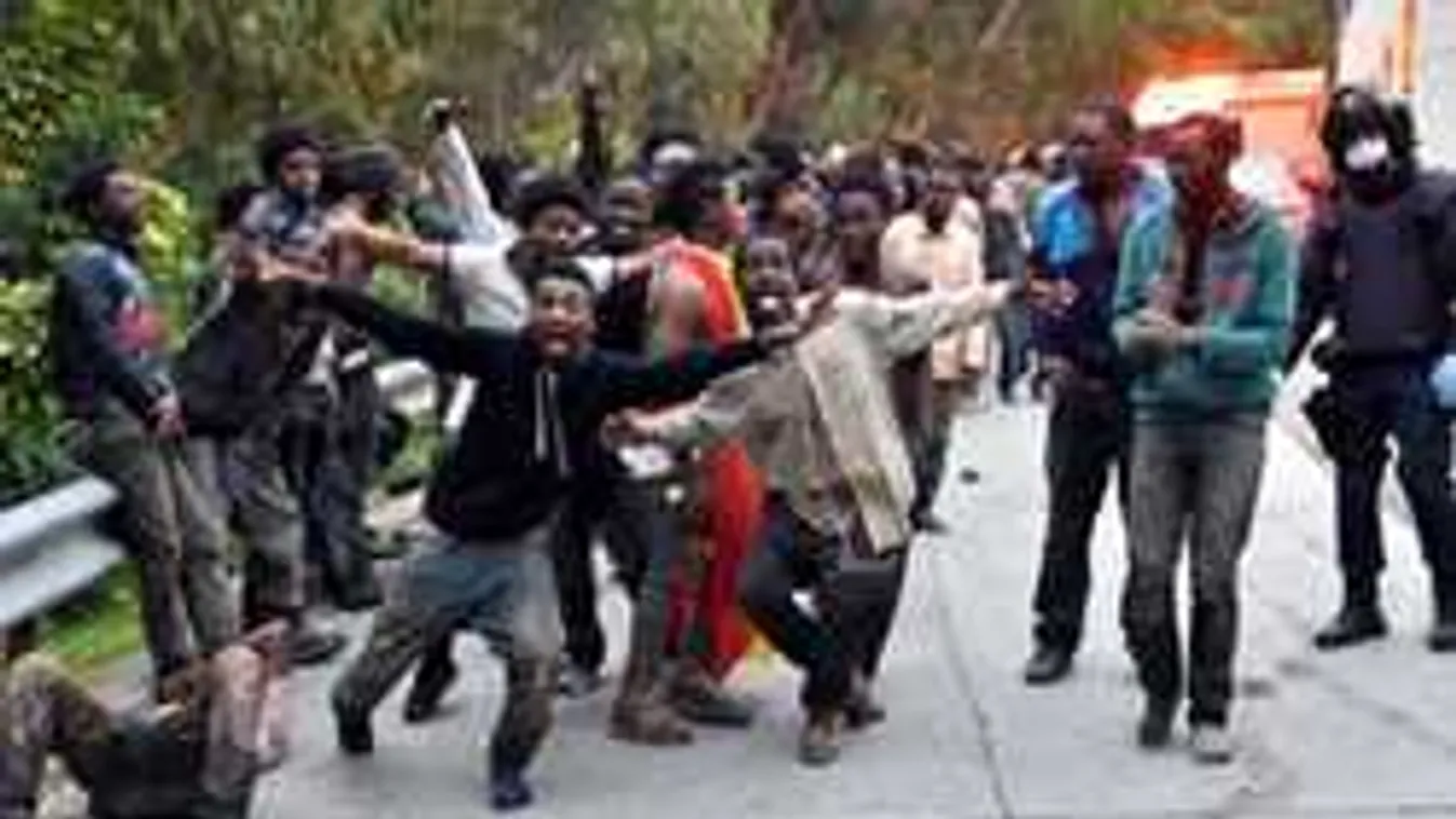 Aki beengedi a bevándorlókat, azt kockáztatja, hogy beengedi a terroristákat is